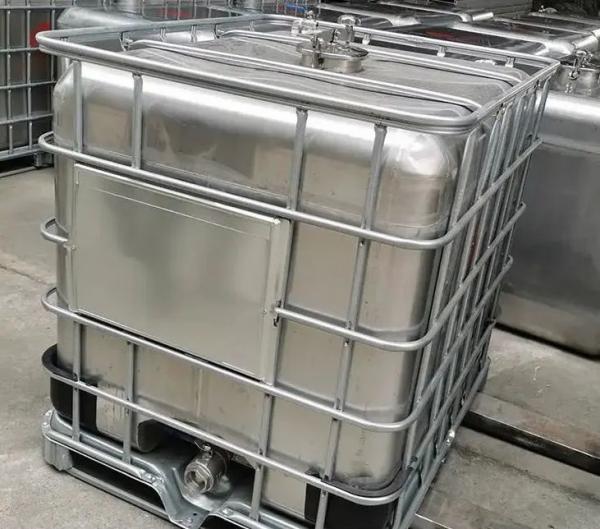 出口危险货物包装容器有什么要求和尺度？