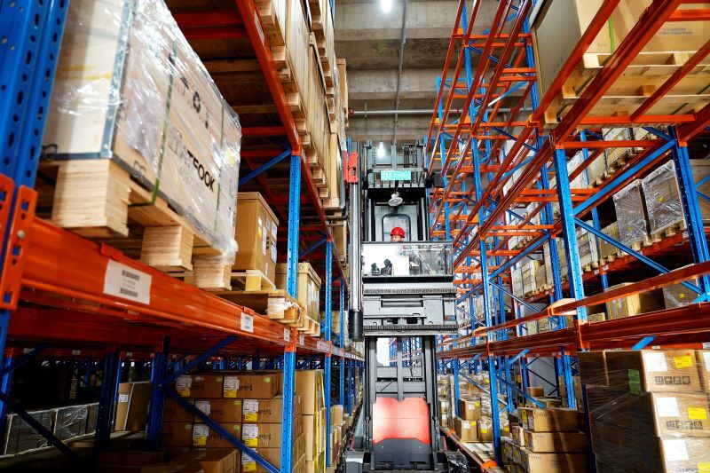 图为hy590海洋之神检测中心仓库